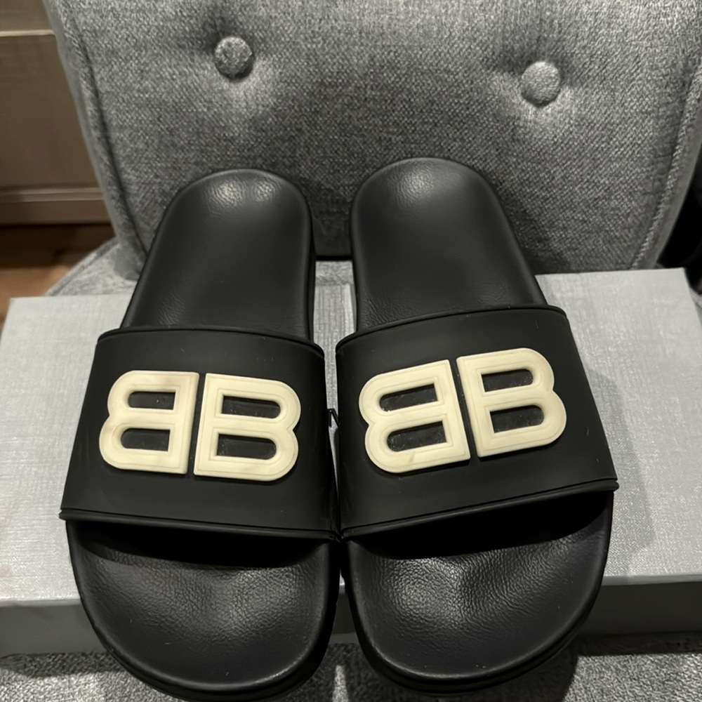 Balenciaga black and white slide with glow in the dark logo. Euro size 38.